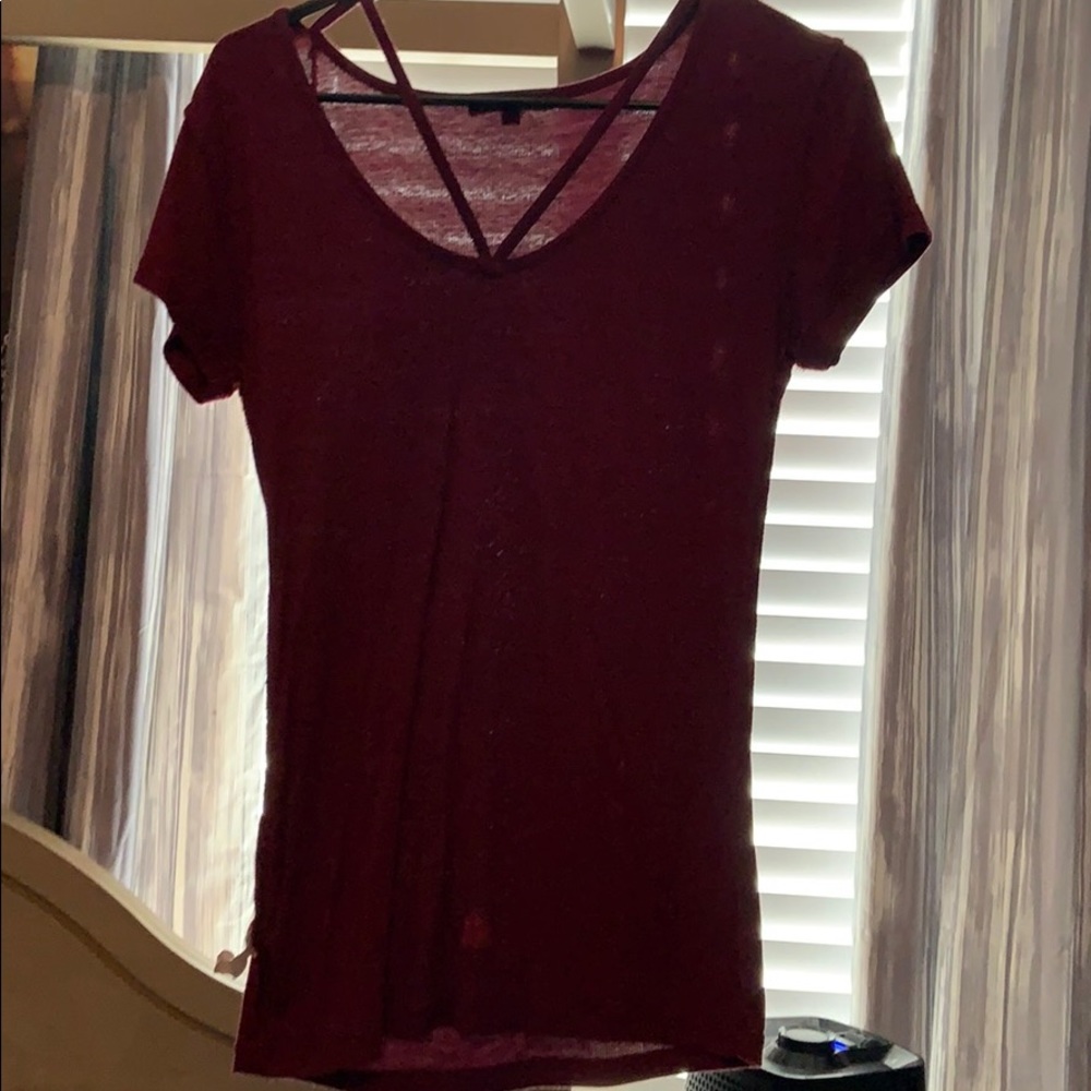 maroon tshirt